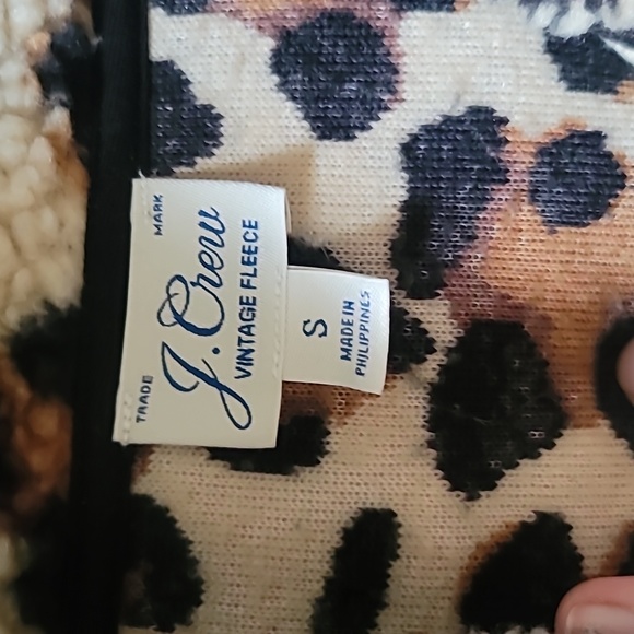 STUNNING J CREW VINTAGE SNAP COLLAR FLEECE SHERPA leopard print polartecPULLOVER - Picture 3 of 11